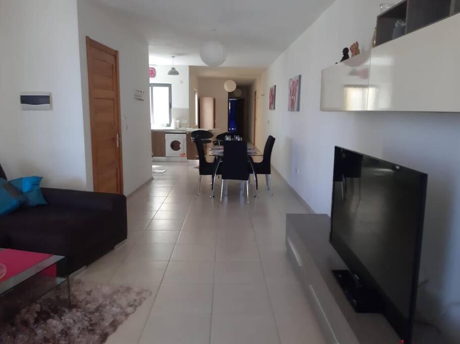 Lovely Two Bedroom Apartment St. Paul's Bay Ngoại thất bức ảnh